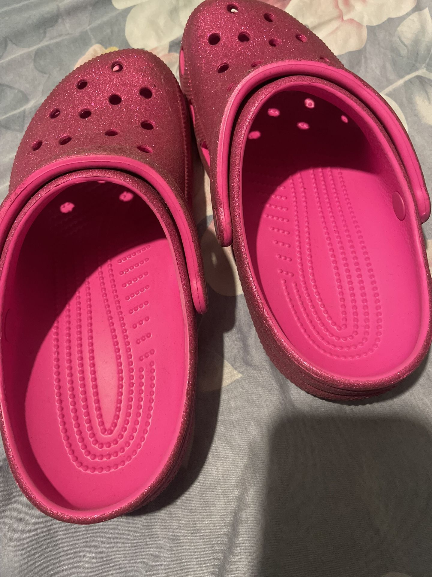 Women crocs Size 9 