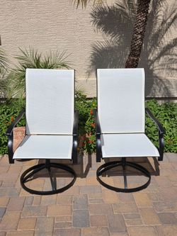 Outdoor Patio Swivel Chairs Metal Frame Outdoor Dining Chair with All-Weather Mesh Fabric in Cream White Set of 2