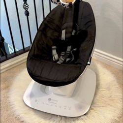 4 Moms Baby Swing With Blue Tooth Connection $100 Price Is Firm 