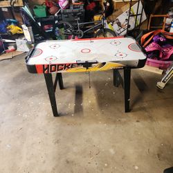 air hockey table 