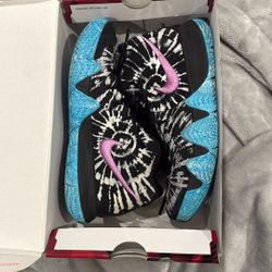 Kyrie 4 Allstar and Signed Box