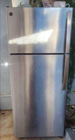 GE Refrigerator