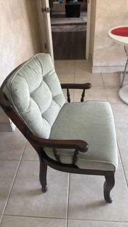 Round table with four custom-made chair covers