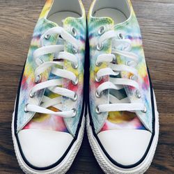 Converse Women Shoe With Multi color