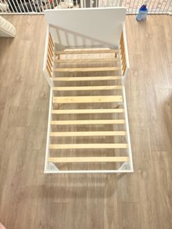 Delta Children’s Logan Wood toddler bed