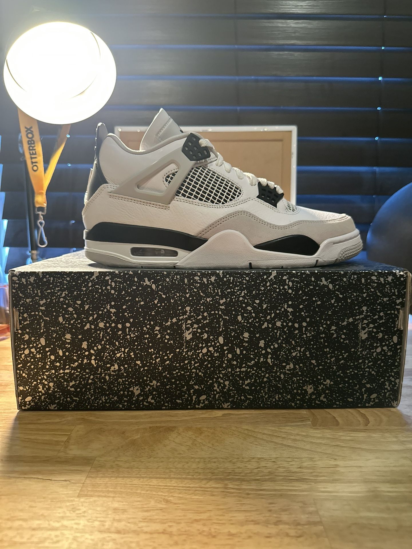 Jordan 4 Military Black Size 9.5