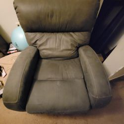 Raymour And Flanigan Swivel Rocker Electric Recliner