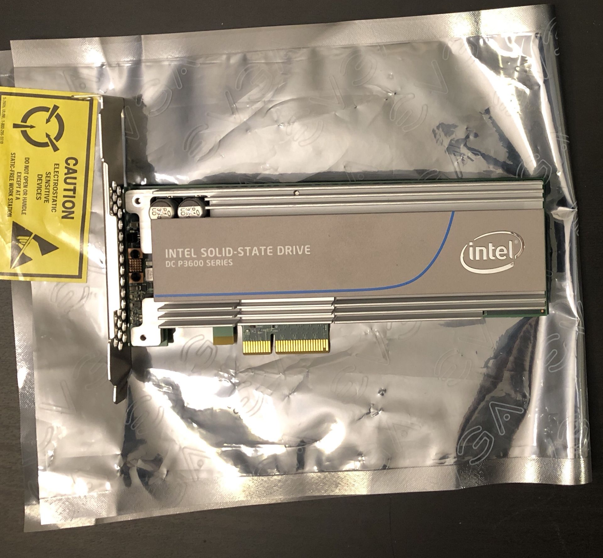 Intel DC P3605 1.6tb PCIe NVME SSD