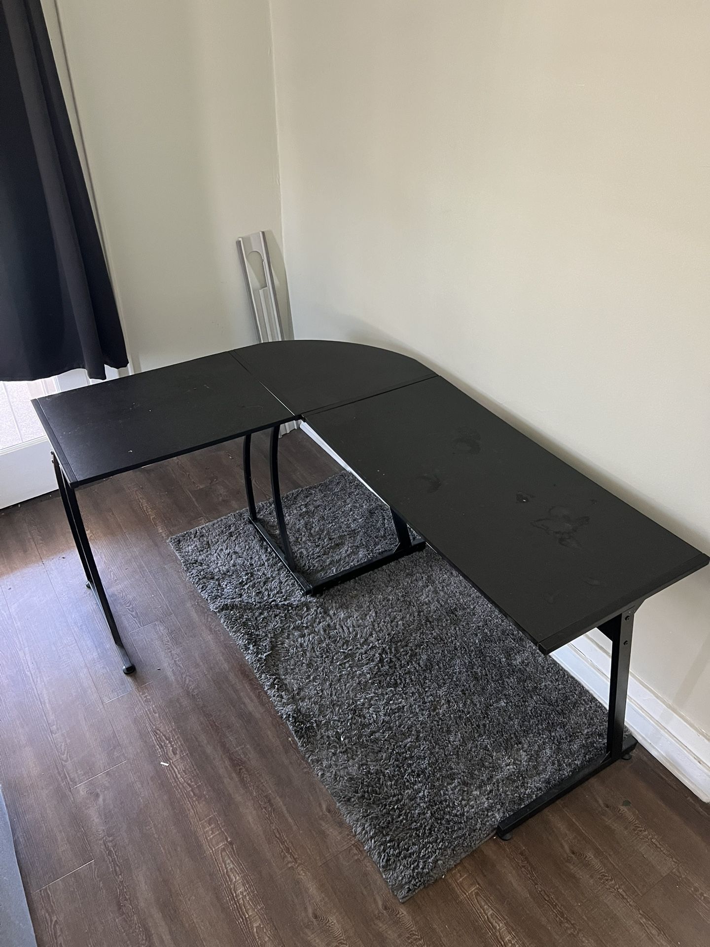 L-Shaped Black Desk – Gaming or Workstation