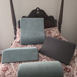 BRAND NEW AVANA 4 PIECE POSITIONING SET