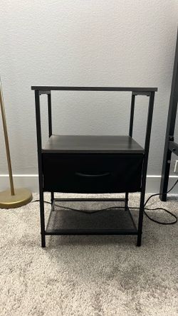 2 nightstands
