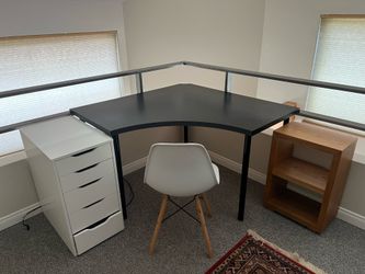 Basic corner office set up