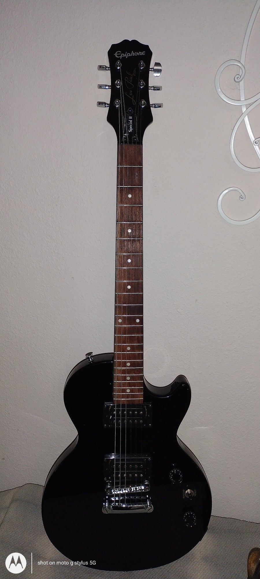 Les Paul ~ Epiphone Electric Guitar 