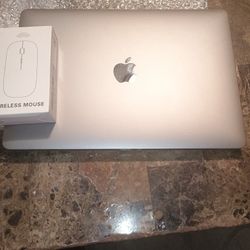Apple/Mac Book