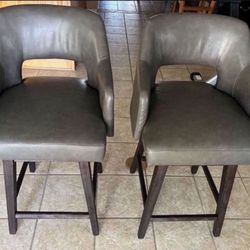 Swivel bar counter stools