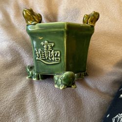 ceramic good luck and peace pot