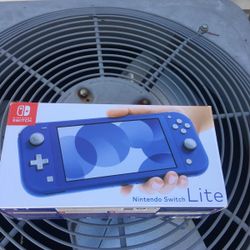 NINTENDO SWITCH LITE 
