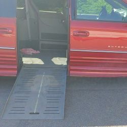 2004 Chrysler Entervan Accessoble Van