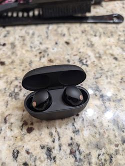 Sony WF-1000XM4 Wireless Earbuds with Case