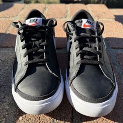 Used Boys Size 7 Nike Court Legacy Shoes