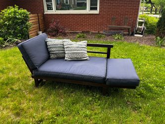 Convertible outdoor daybed