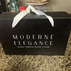 Great Moving Deal New Moderne Elegance Set Of 2 Wine 🍷 Glasses 