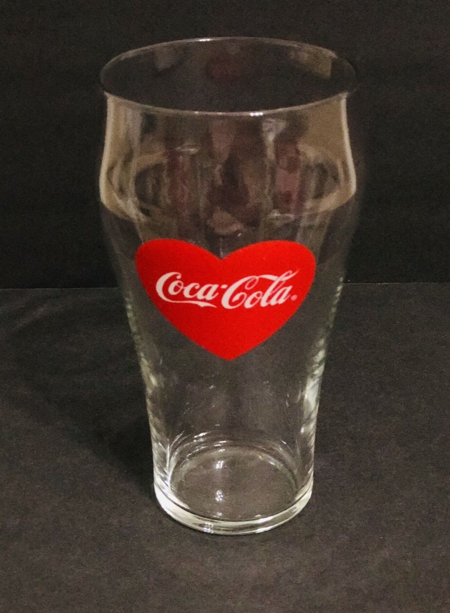 Vintage 20 oz Coke Coca Cola Fountain Drinking Glass with Red Heart