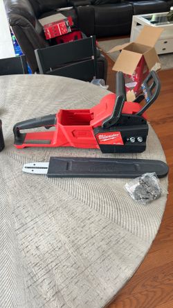 Milwaukee M18 FUEL 16” Chainsaw Tool Only