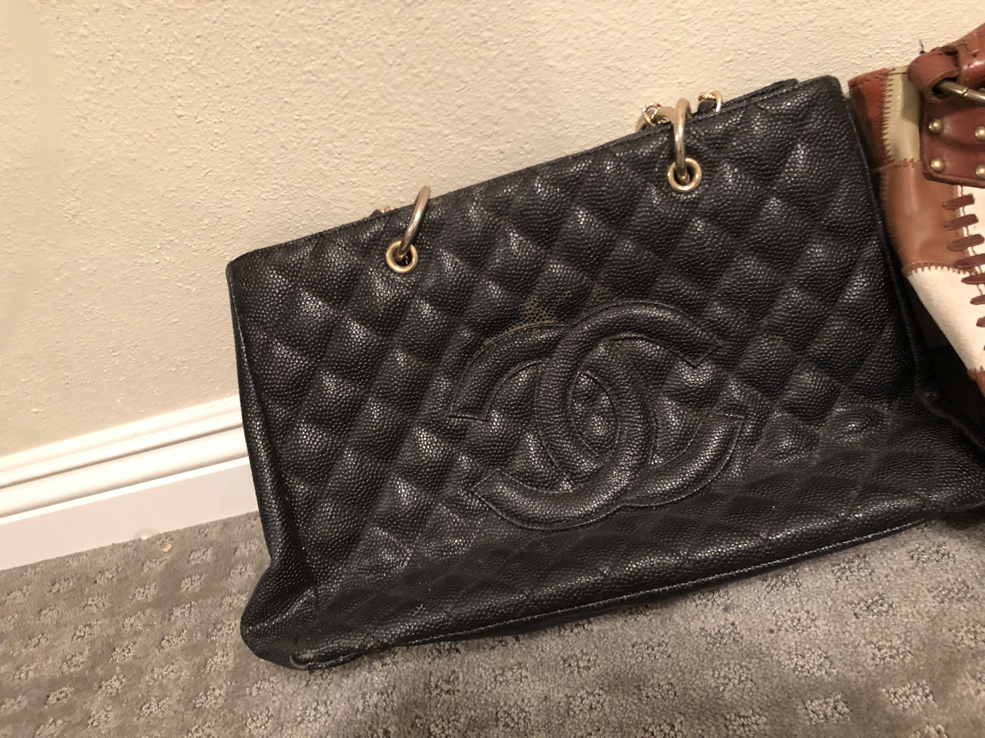 Channel , lucky Brand , Guess - purses