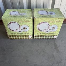 Holly Ribbon Dinnerware Sets
