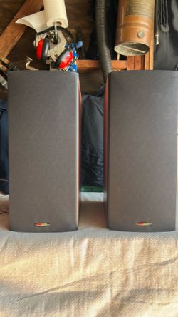 Bookshelf speakers
