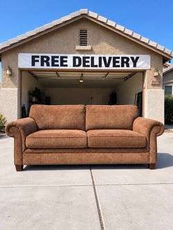 EXCELLENT Condition Couch