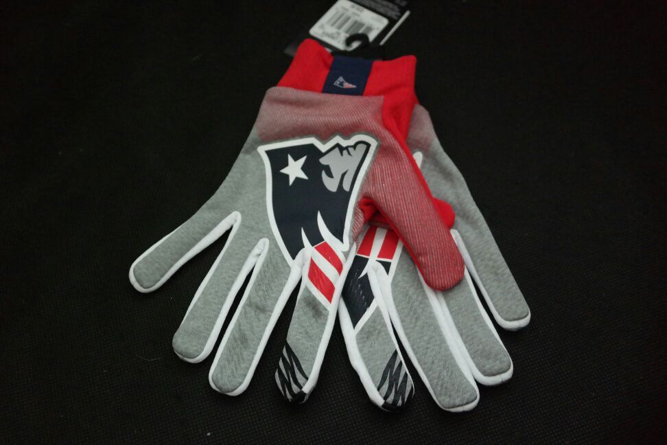 Authentic Nike Stadium New England Patriots Football Gloves Men XL BRAND NEW W/ TAGS