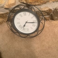 Beautiful  Black Metal Wall Clock Round 12 Inches