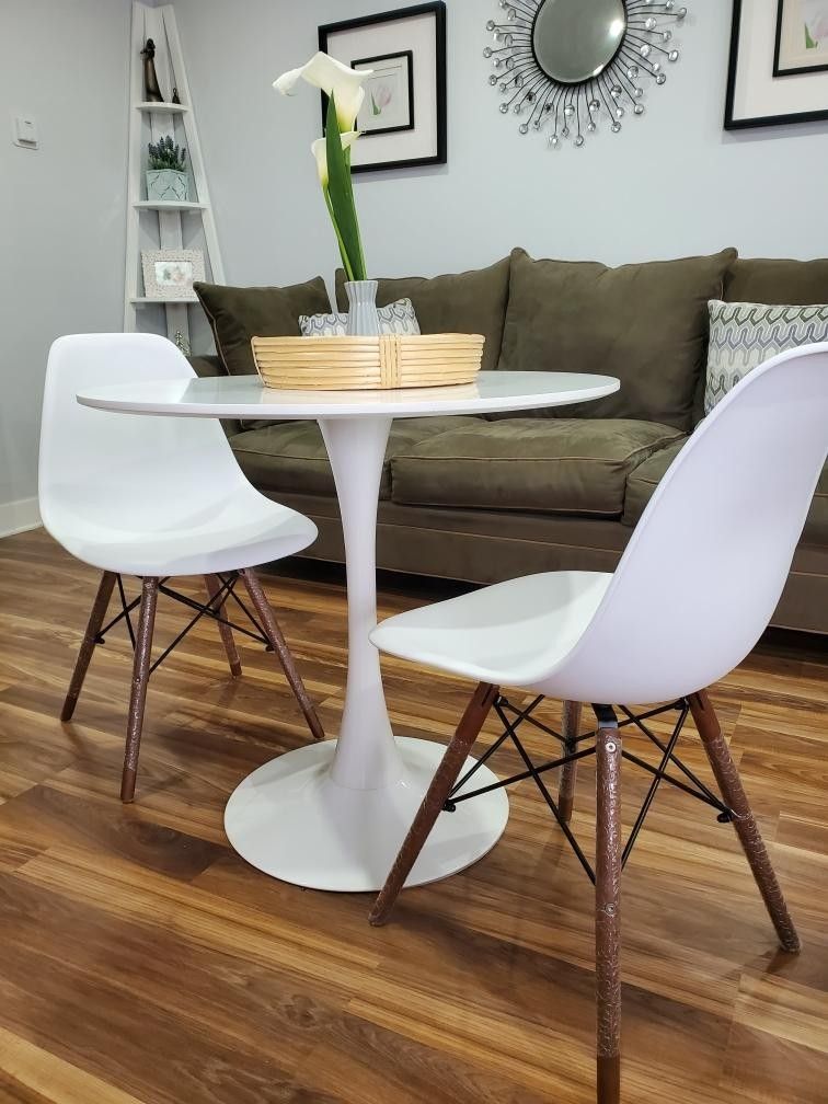 Bistro Table Tulip Style With 2 Chairs