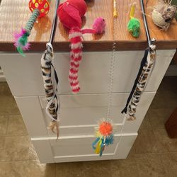 9- Toys For Your Cats 🐈 Brand New Never Used