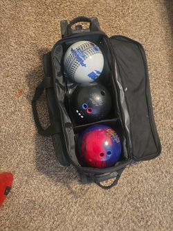 BOWLING BALL SET AND BAG