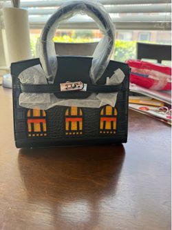 Premium High-Quality Black Façade Boutique Handbag - Collector's Edition - Brand New