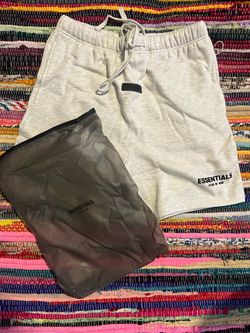 Light oatmeal essentials shorts size medium