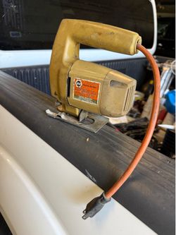 Electric jig saw