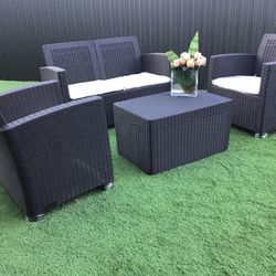 Set de patio - Loveseat con dos butacas y mesa 