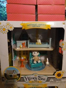 Honey Bee Acres Set