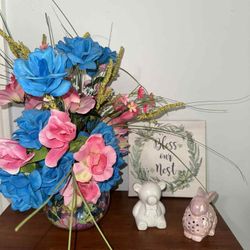 Flower bouquet in vase ceramic bunny & bear & canvas