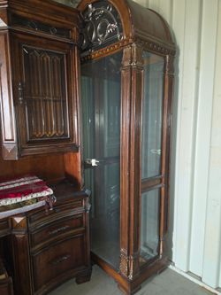 Gratis.. Free office furniture