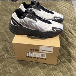 Yeezy 700 MVN “Blue Tint” Size 11