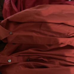 Men’s long sleeve buttoned up dress shirt