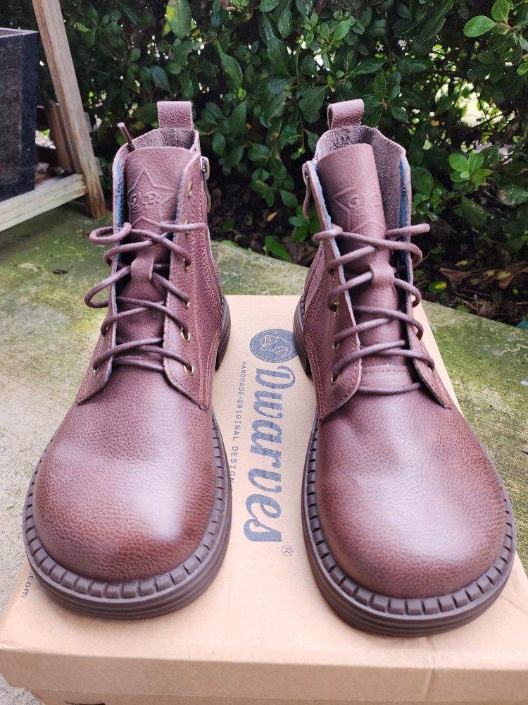Brown Leather Boots - Women's Size 8 - New in Box