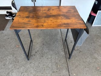 Small desk 31.5 wide x 20 deep x 30 tall