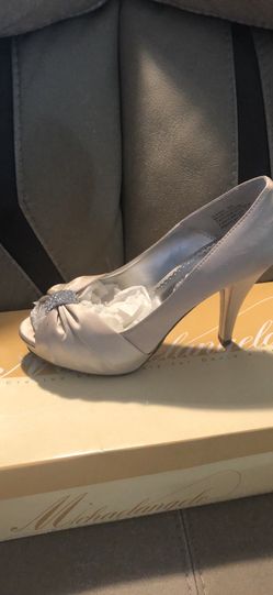 Champagne David’s bridal heel
