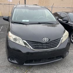 2013 Toyota Sienna